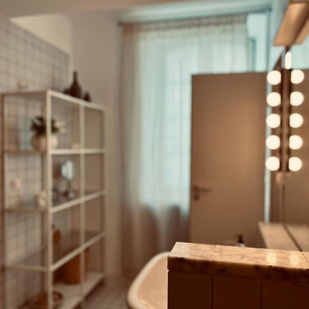 Apartment Am Schloss - Charme Saarbrücken Eksteriør bilde